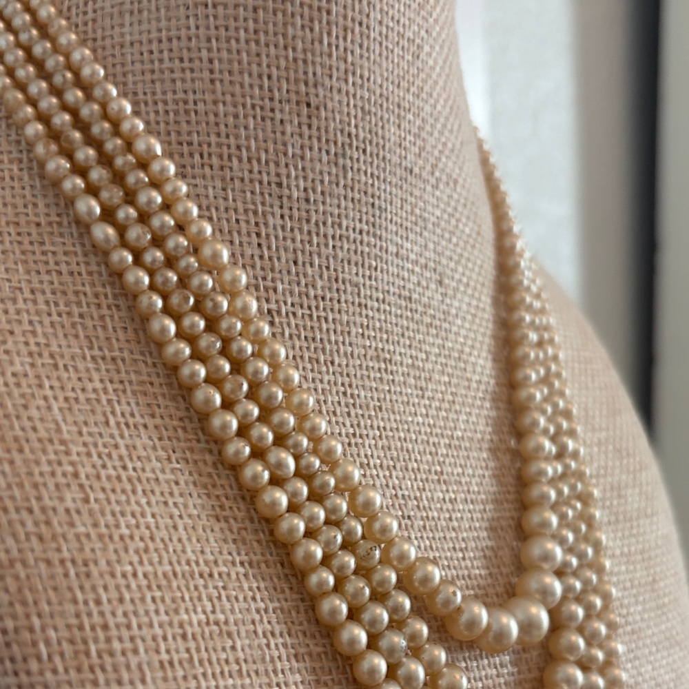 Vintage Cream/Tan Pearl Necklace